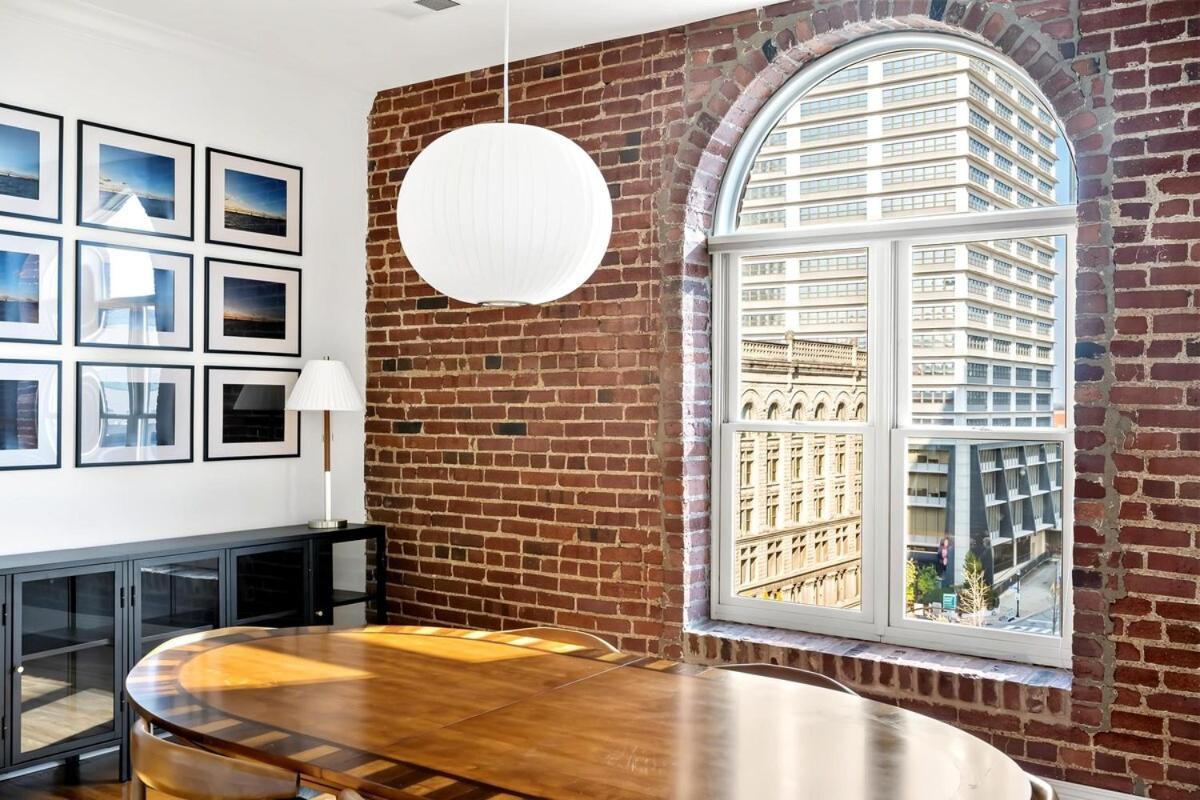Floor Downtown Apartment *