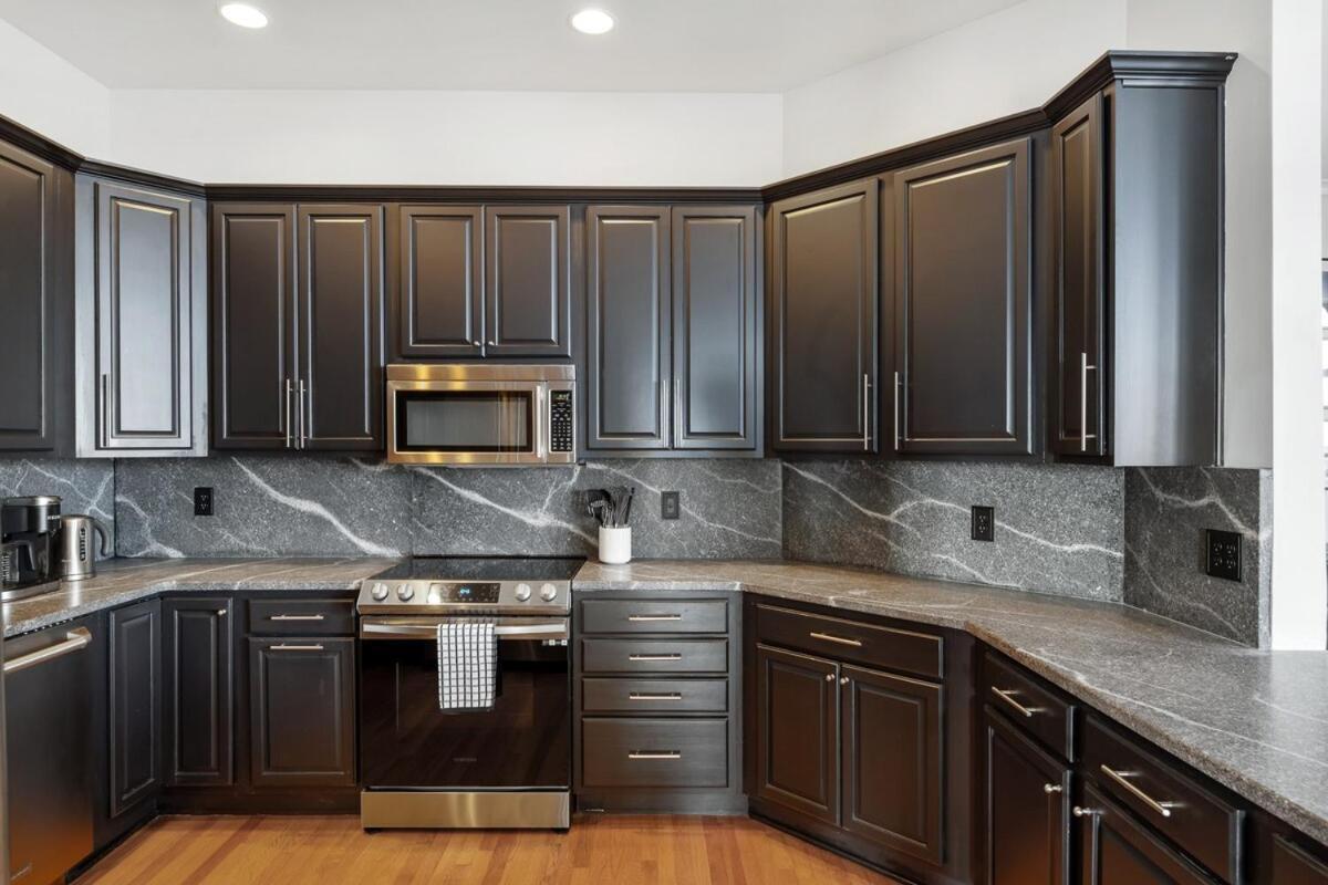 Floor Downtown Apartment *